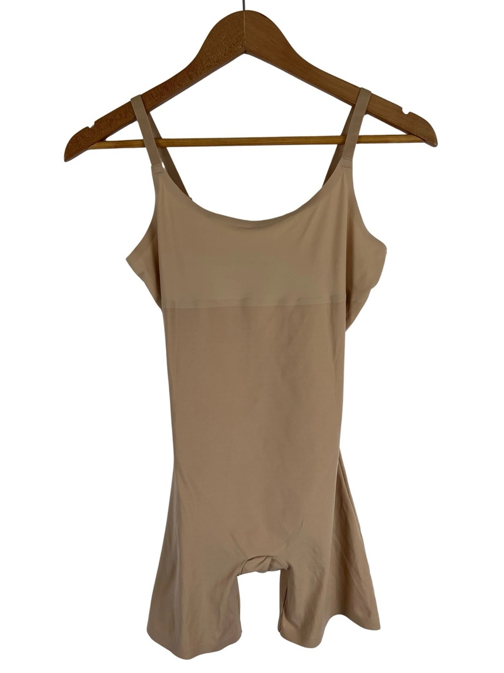 SPANX Red Hot Mid Thigh Bodysuit Shaper Women’s Medium Nude